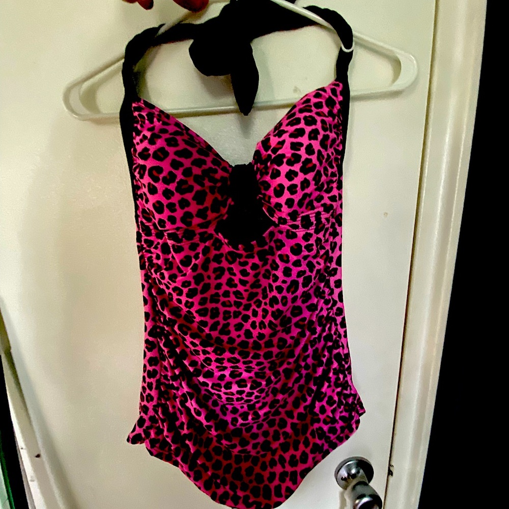 Bettie’s Bombshells— size 8 1950s style swimsuit